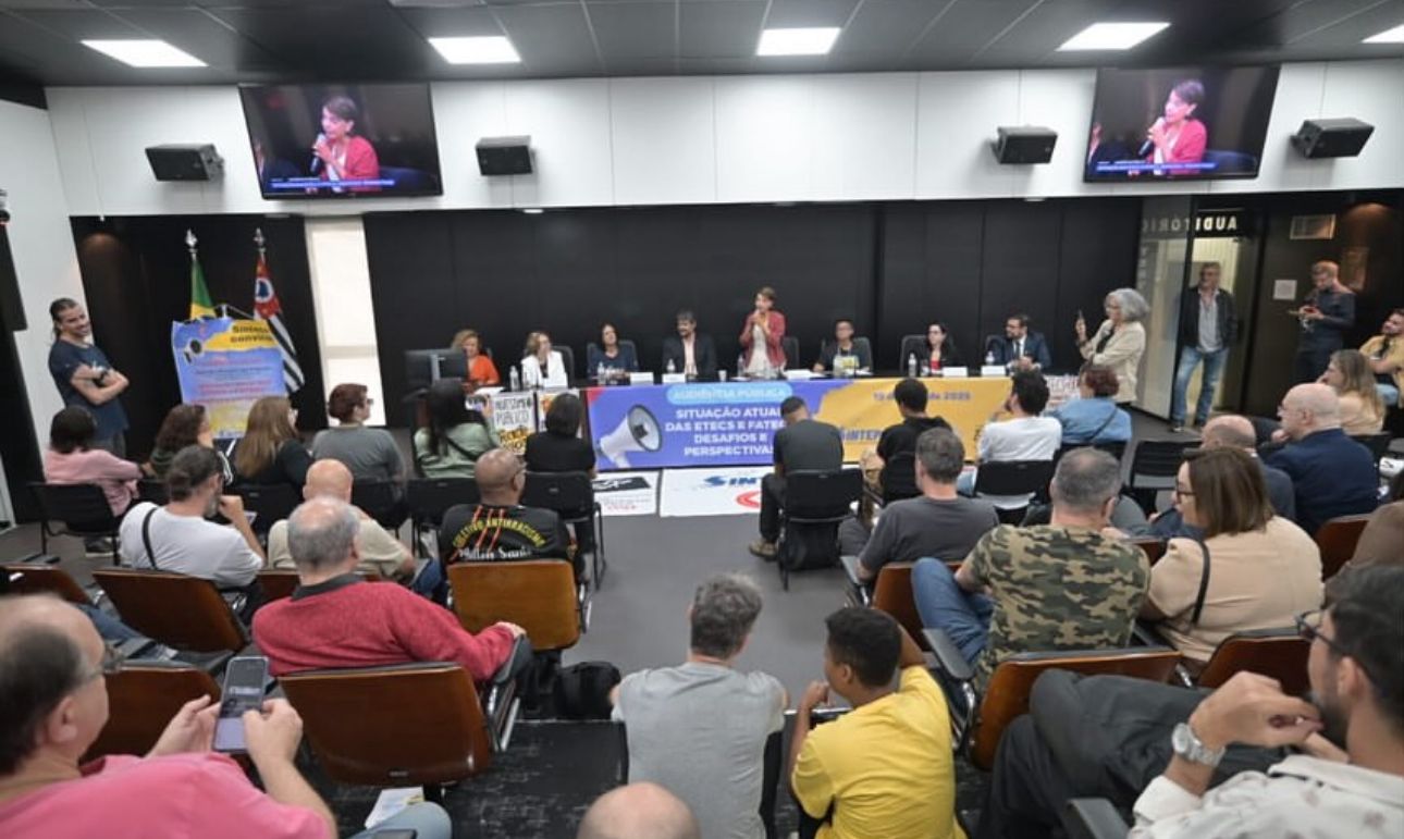 Greve em 19/5 fortalece a luta pela revisão da carreira, reajuste e direitos. Mobilização forçou anúncio de data do bônus