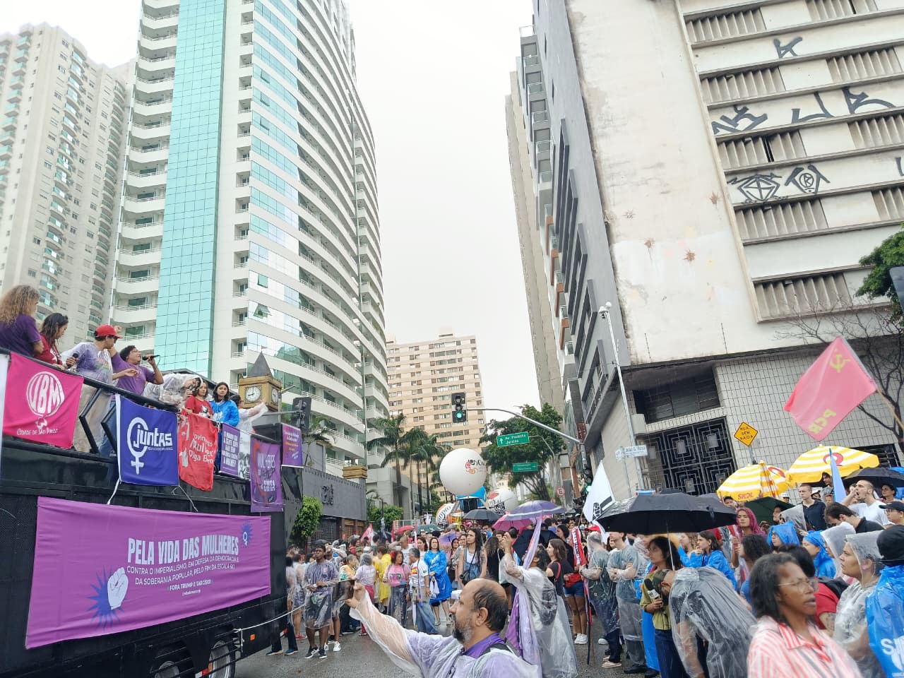 FotoatodiadamulheremSP-4